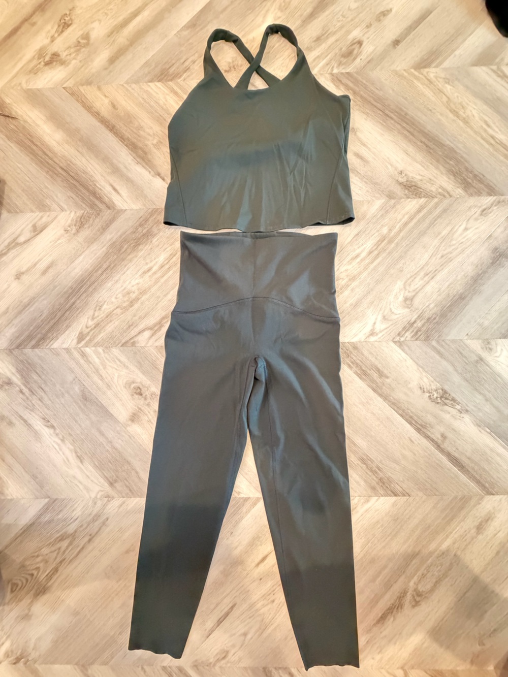 SPANX Olive Cross Back Workout Top & Leggings Set Size M